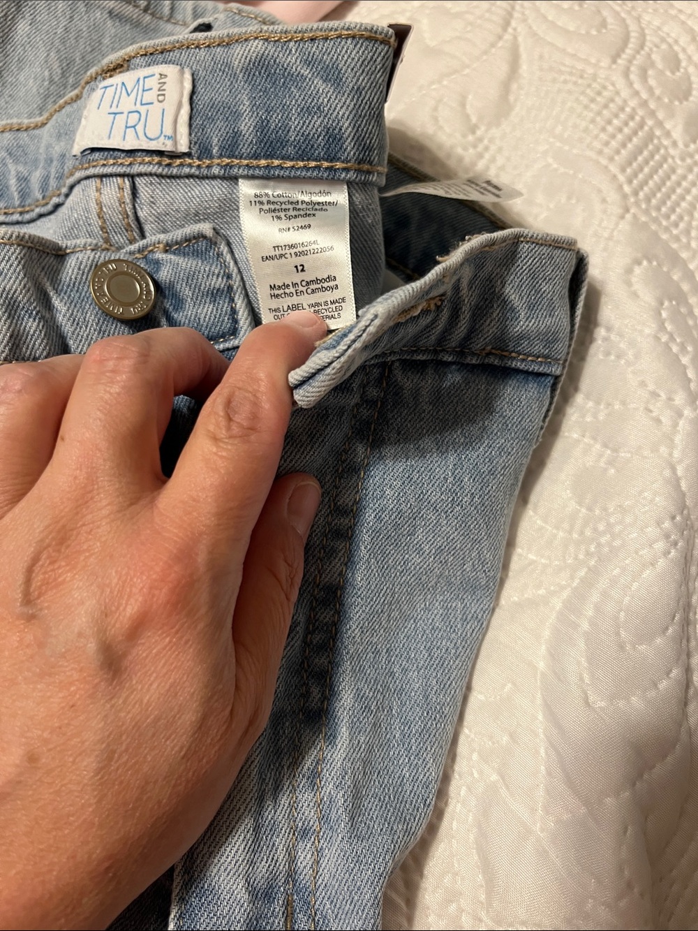 Time and Tru Light Blue High-Rise Barrel Jeans - Picture 7 of 7